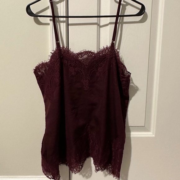Storia Tops - Storia Silky Cami in Burgandy